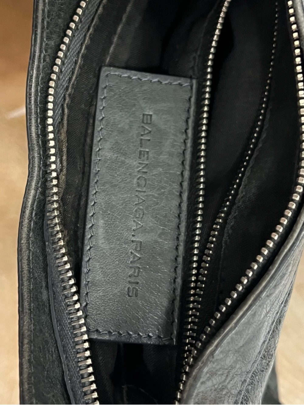 Balenciaga Giant Hip leather bag - Picture 4 of 14